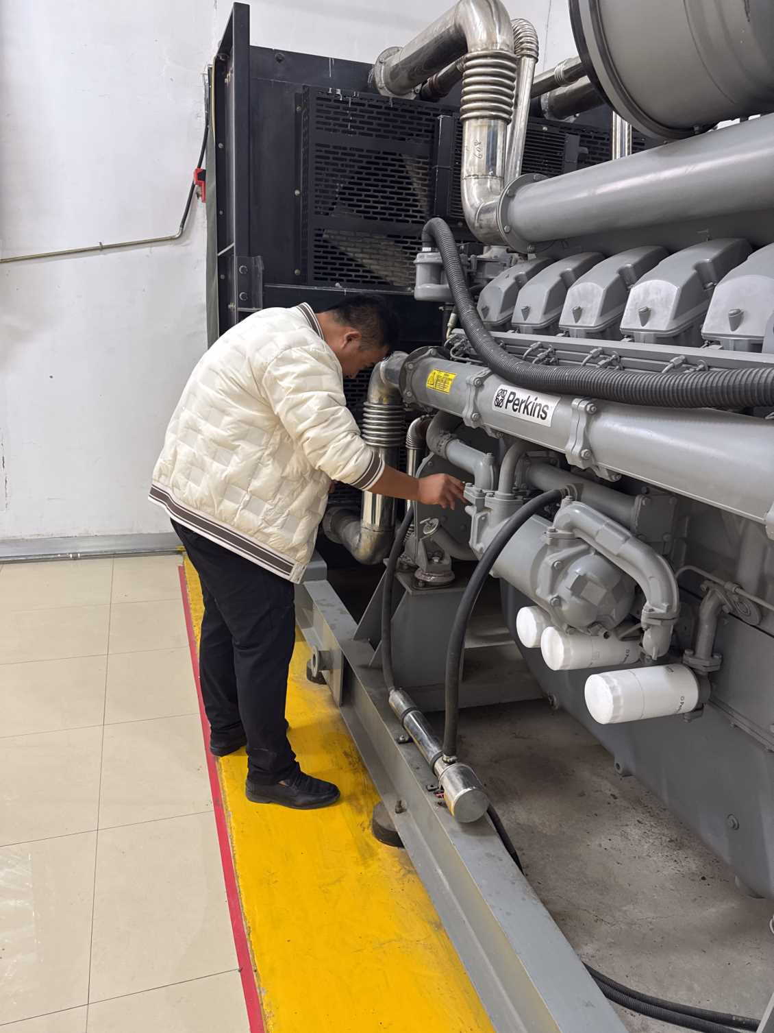 铁岭上柴柴油机发电机组维修：保障稳定供电